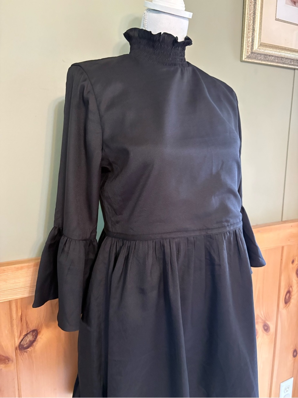 Alice + Olivia Aislyn black mock-neck mini dress w/ flutter sleeves Size 8 - Picture 3 of 16